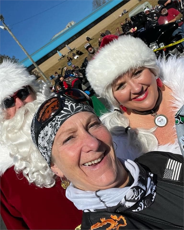 2023 Santa Selfies (2)
