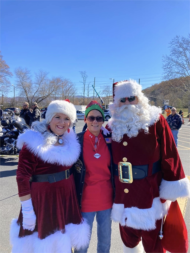 2023 Santa Selfies (8)