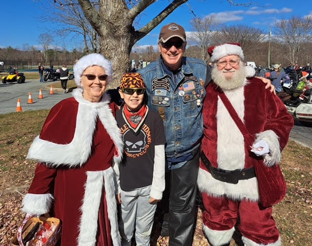 2023 Santa Selfies (10)