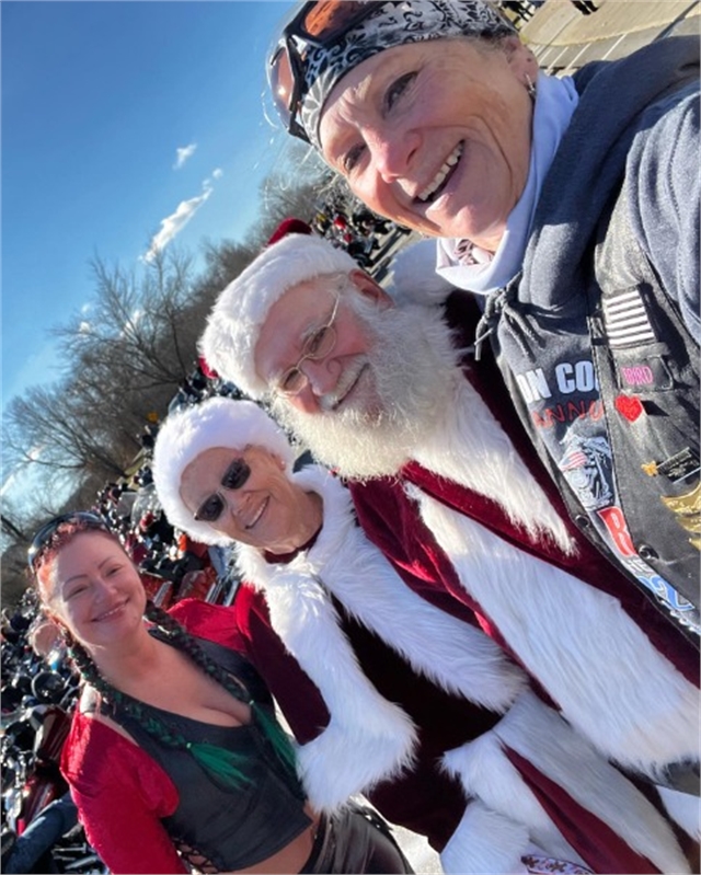 2023 Santa Selfies (13)