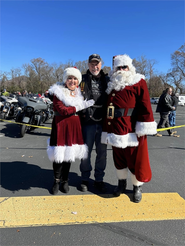 2023 Santa Selfies (19)
