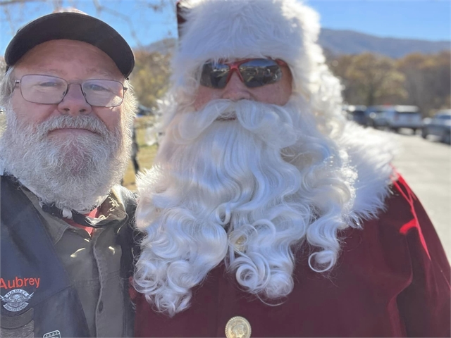 2023 Santa Selfies (20)