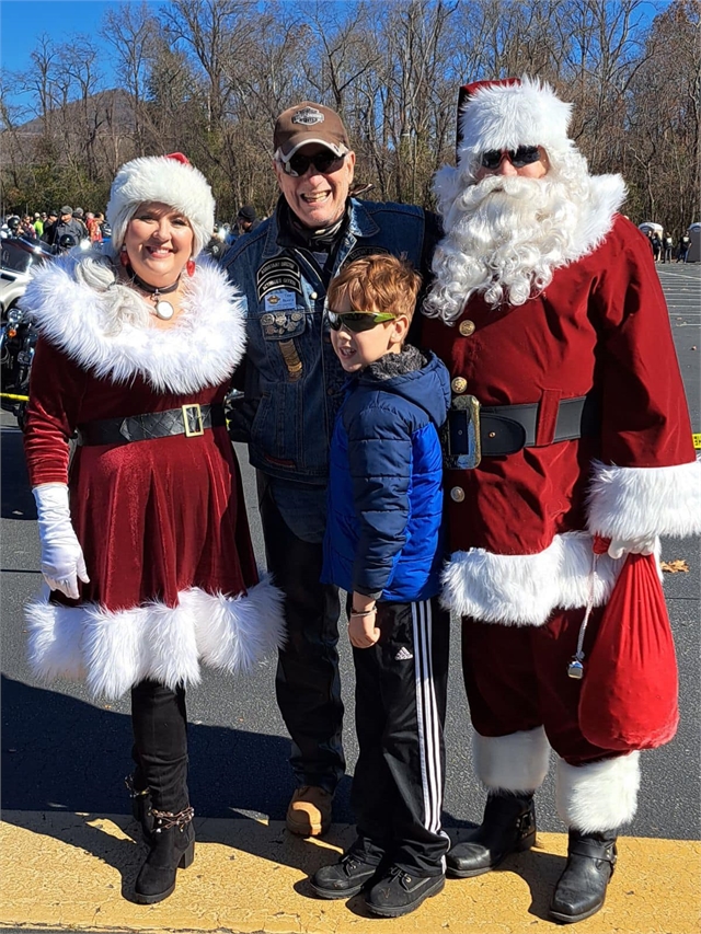 2023 Santa Selfies (21)