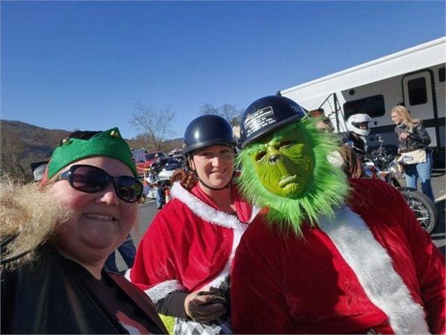 2023 Santa Selfies (23)