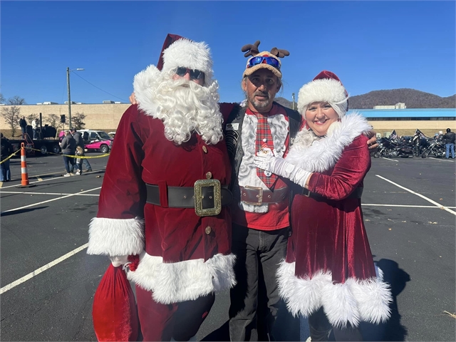2023 Santa Selfies (25)