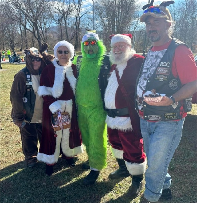 2023 Santa Selfies (27)
