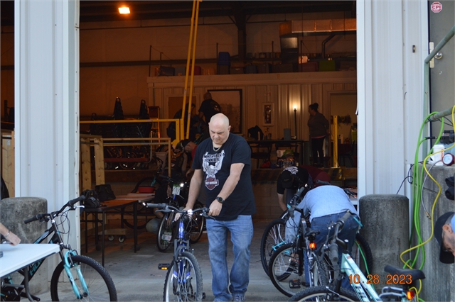 2023 Oct 28 Toy Run Bike Build (13)