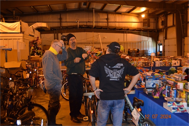 2024 Dec 7 SMHOG Bike Build for Eblen Charities