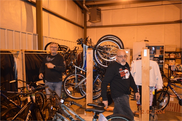 2024 Dec 7 SMHOG Bike Build for Eblen Charities