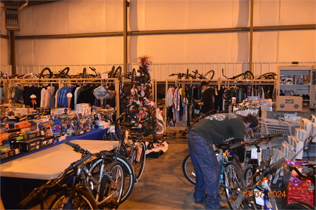 2024 Dec 7 SMHOG Bike Build for Eblen Charities (16)